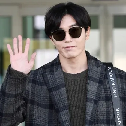 金材昱的最新照片