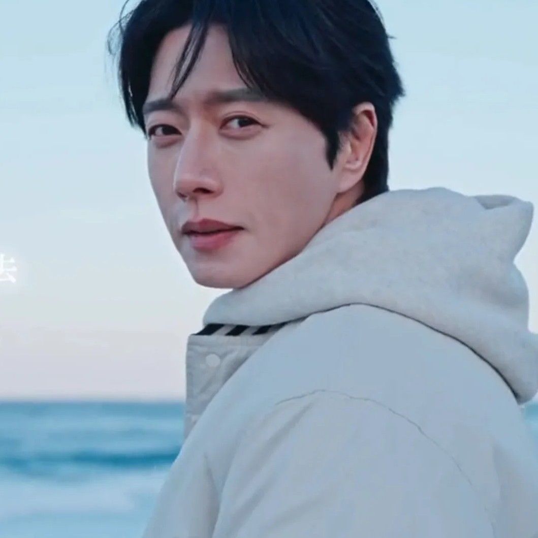 パク・ヘジンの最近の活動ショット