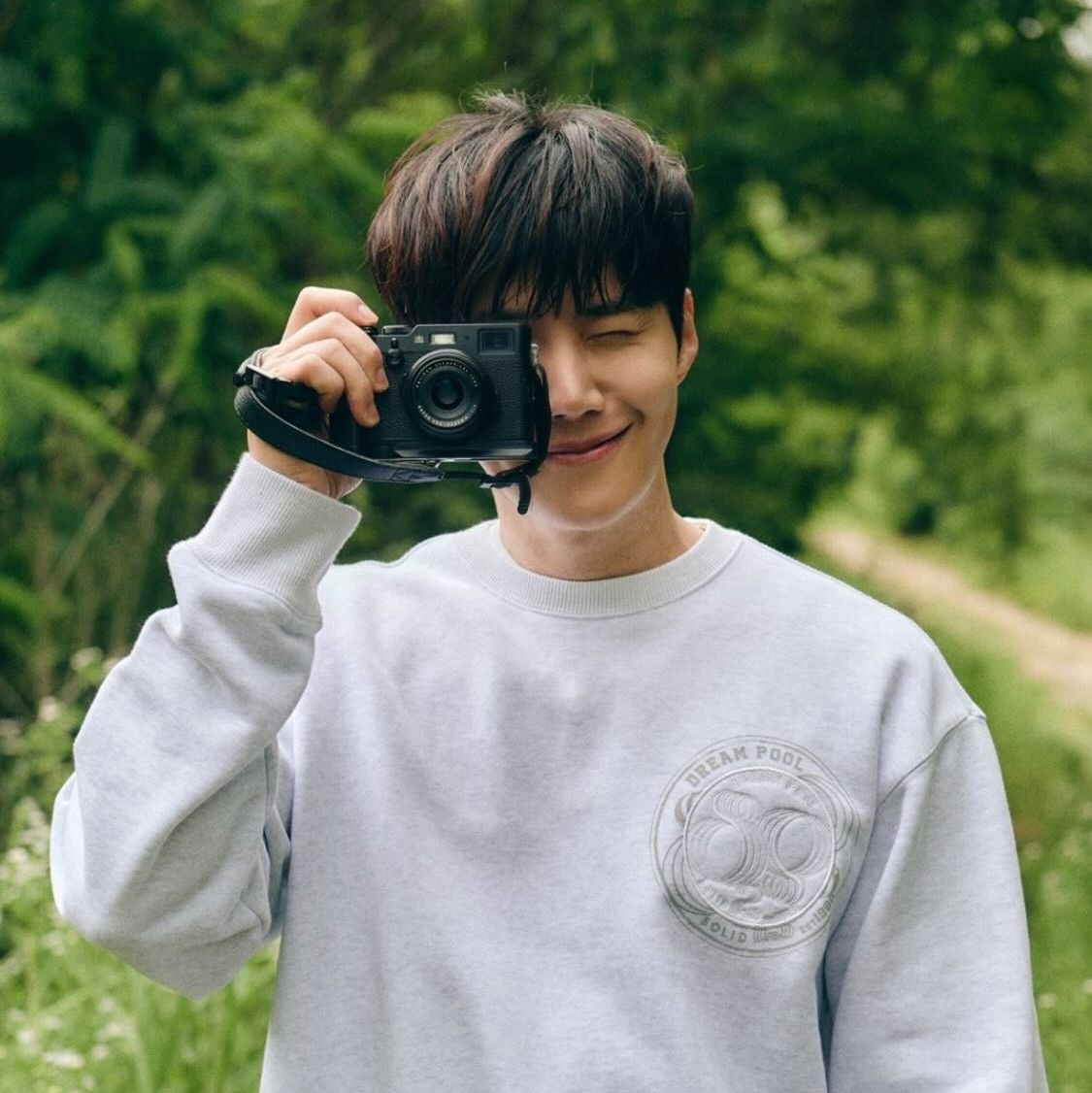 Behind-the-scenes cut of Kim Seonho