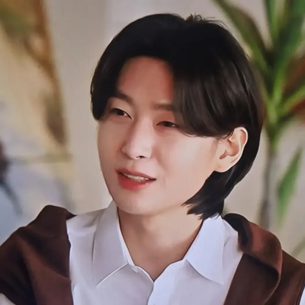 Behind-the-scenes cut of Kim Yongbin