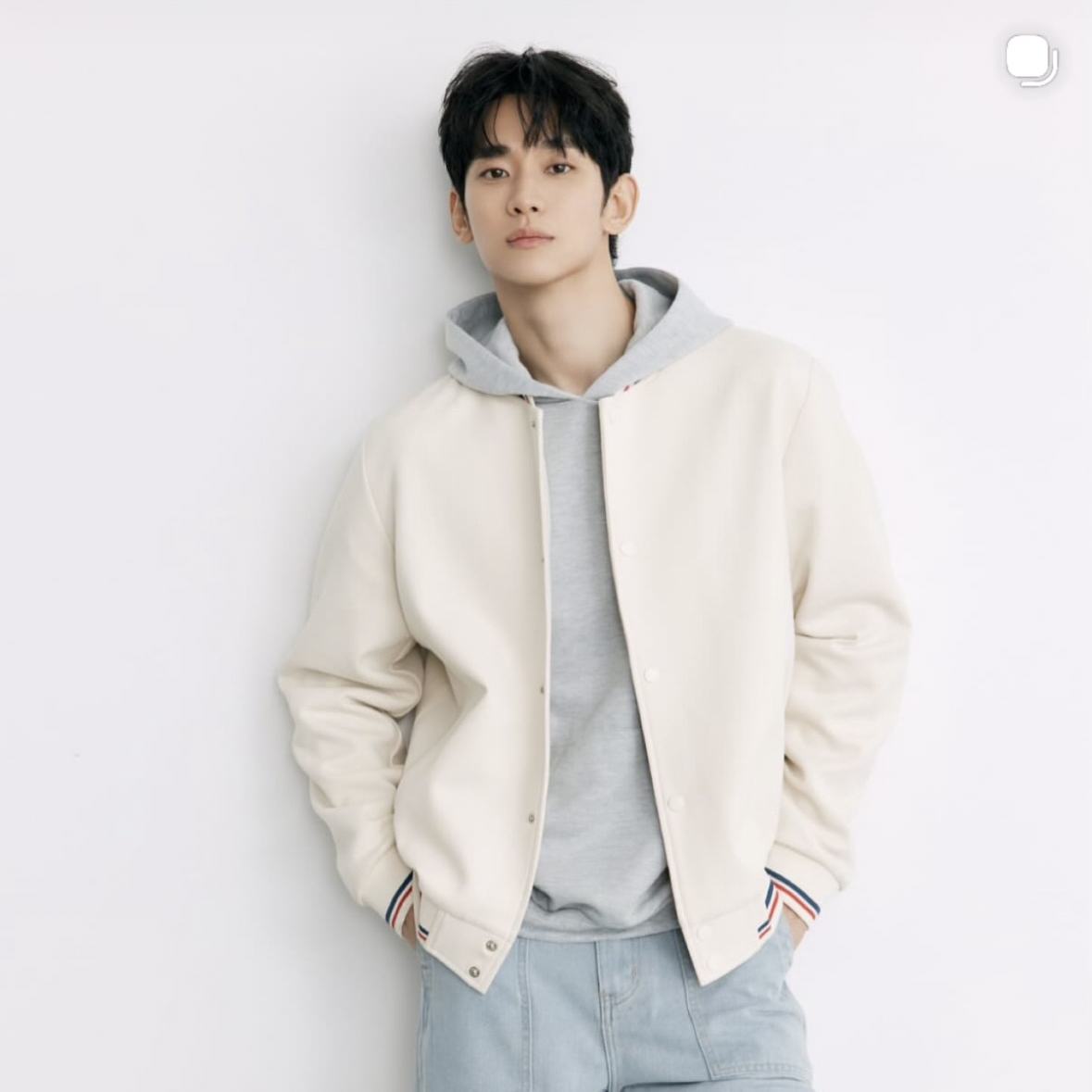 A moment captured by a fan of Kim Soohyun