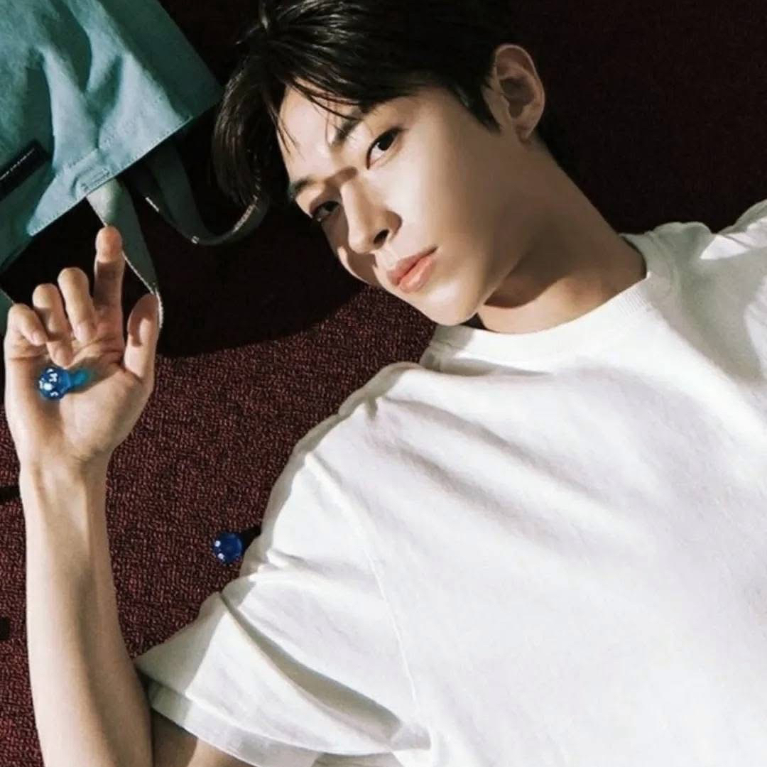 황인엽의 비하인드 컷