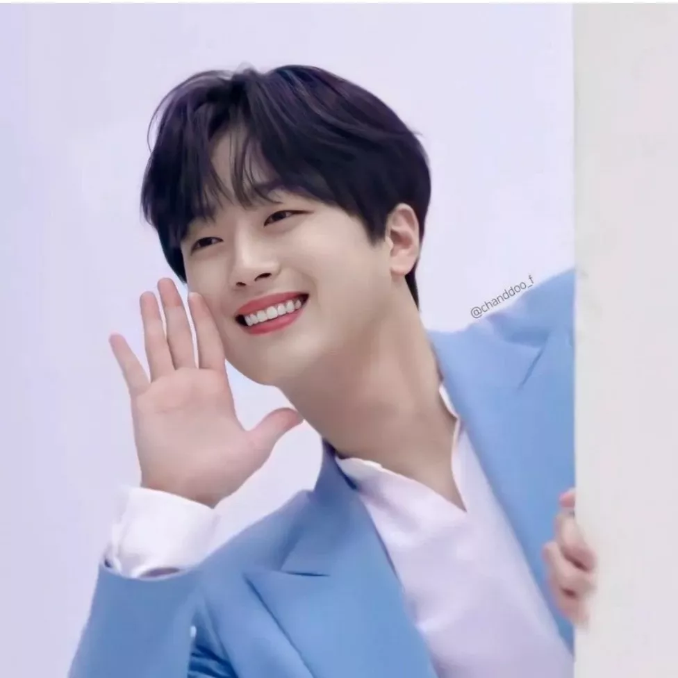 Momen yang diabadikan oleh penggemar Lee Chanwon