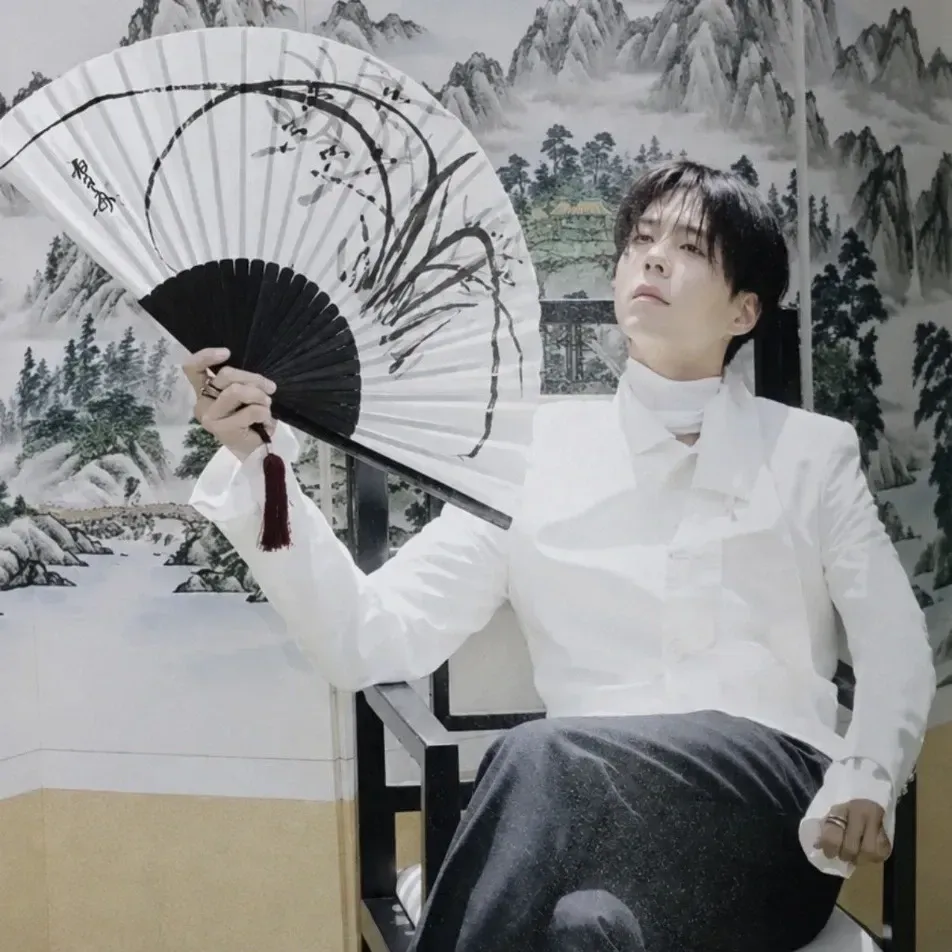 Behind-the-scenes cut of Park Bogum