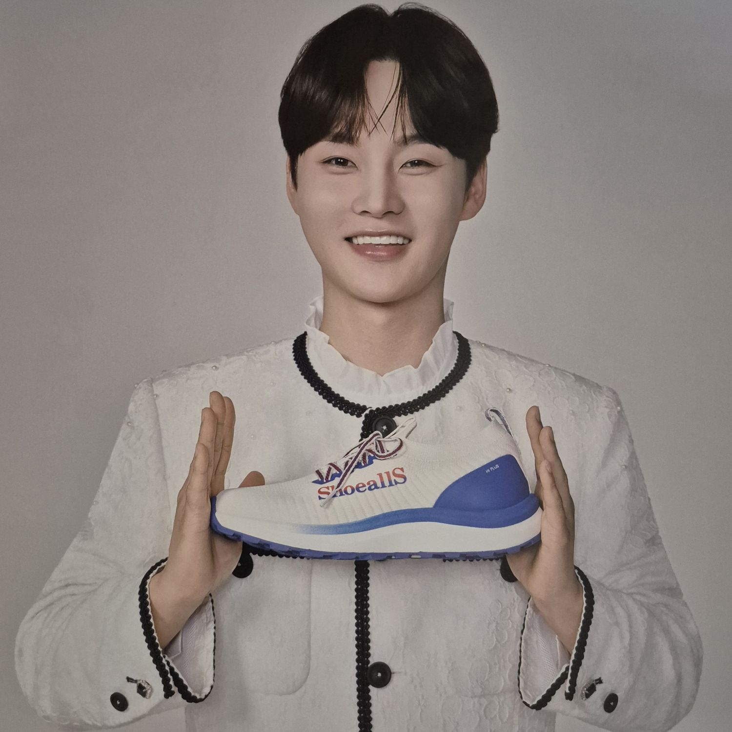 Behind-the-scenes cut of Park Seojin