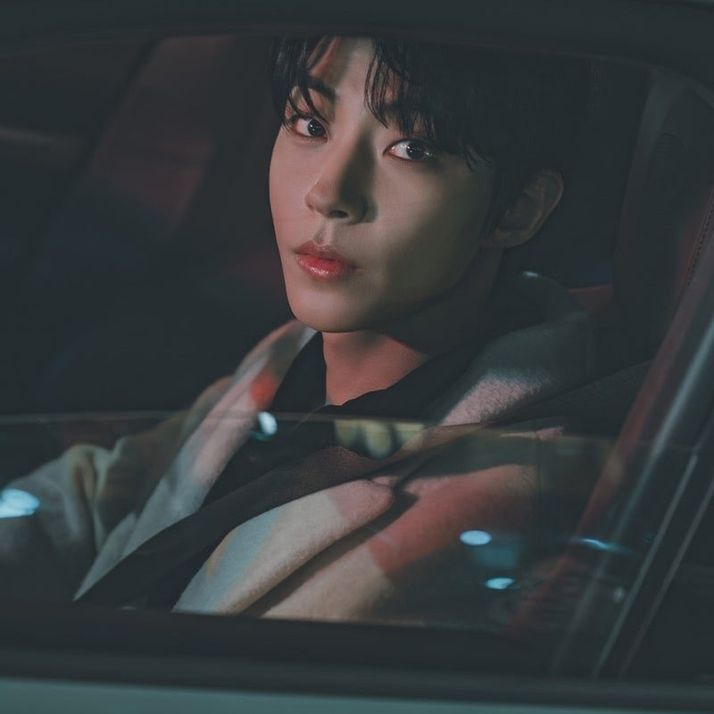 A moment captured by a fan of Hwang Inyoup