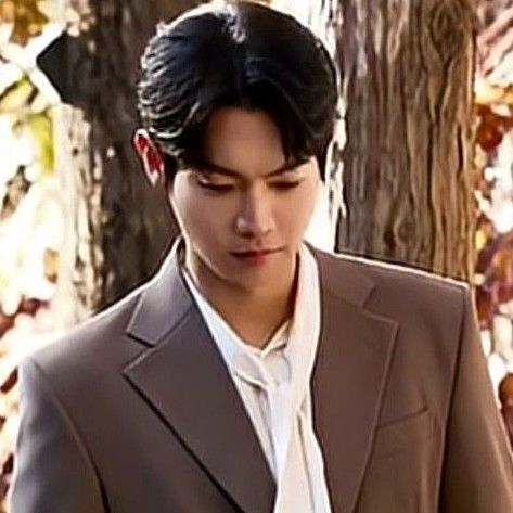 Latest photo of Son Taejin