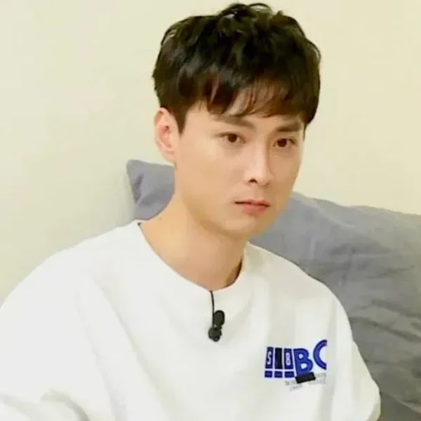 Today’s standout profile photo of Min Kyunghoon on Choeaedol Celeb