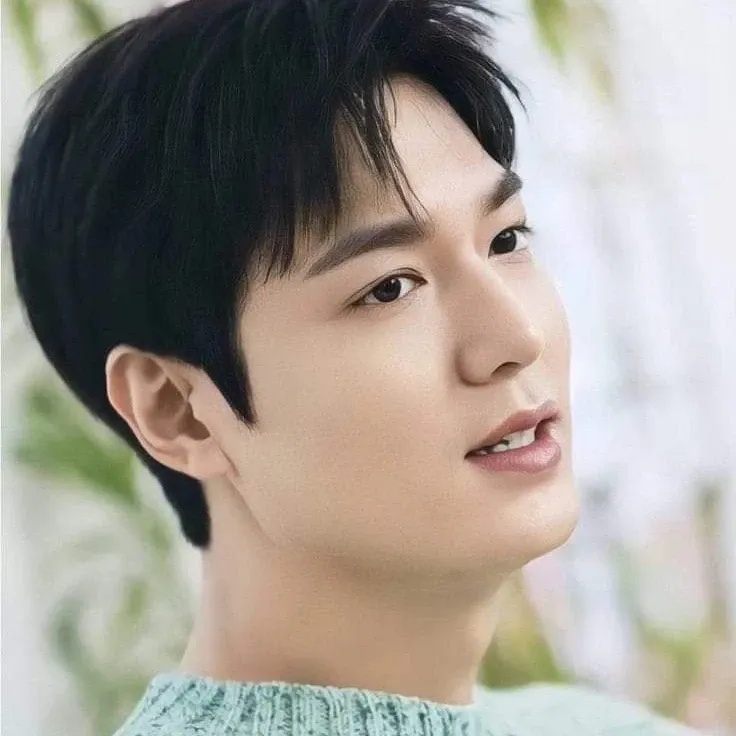 Recent activity shot of Lee Minho