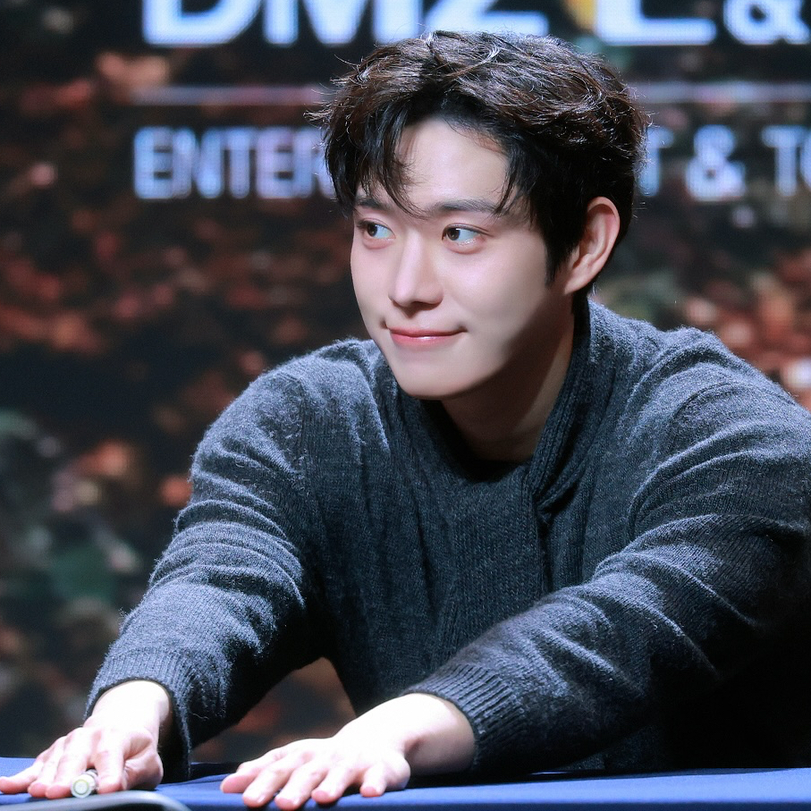 Behind-the-scenes cut of Kim Youngdae