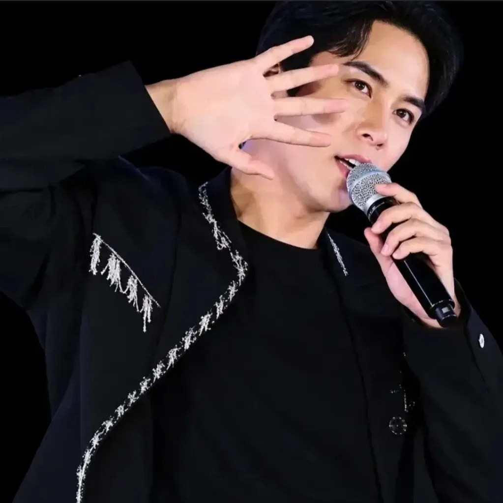 Foto kegiatan terbaru dari Jang Minho