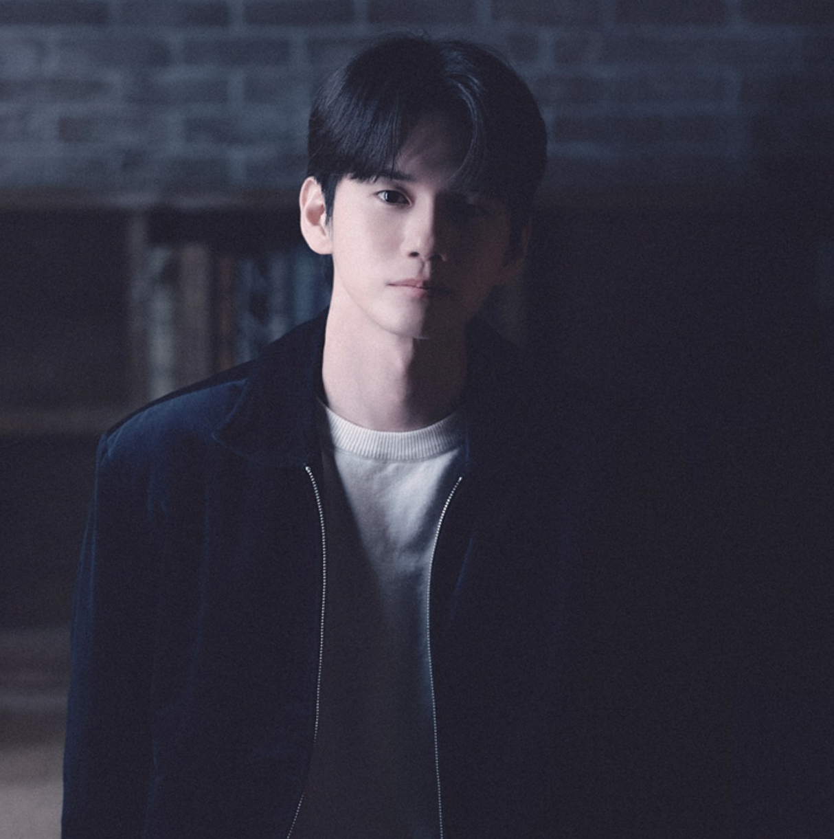 粉丝拍下的邕圣祐瞬间