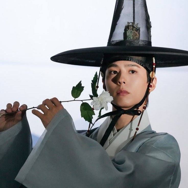Behind-the-scenes cut of Park Bogum