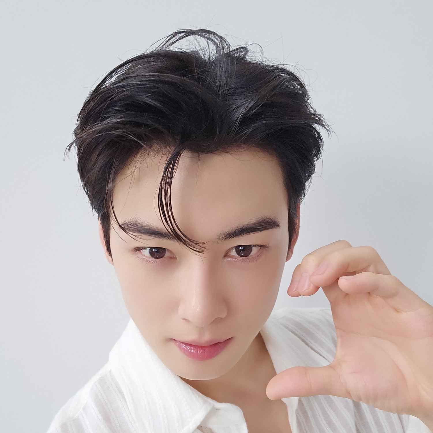 A moment captured by a fan of Cha Eunwoo