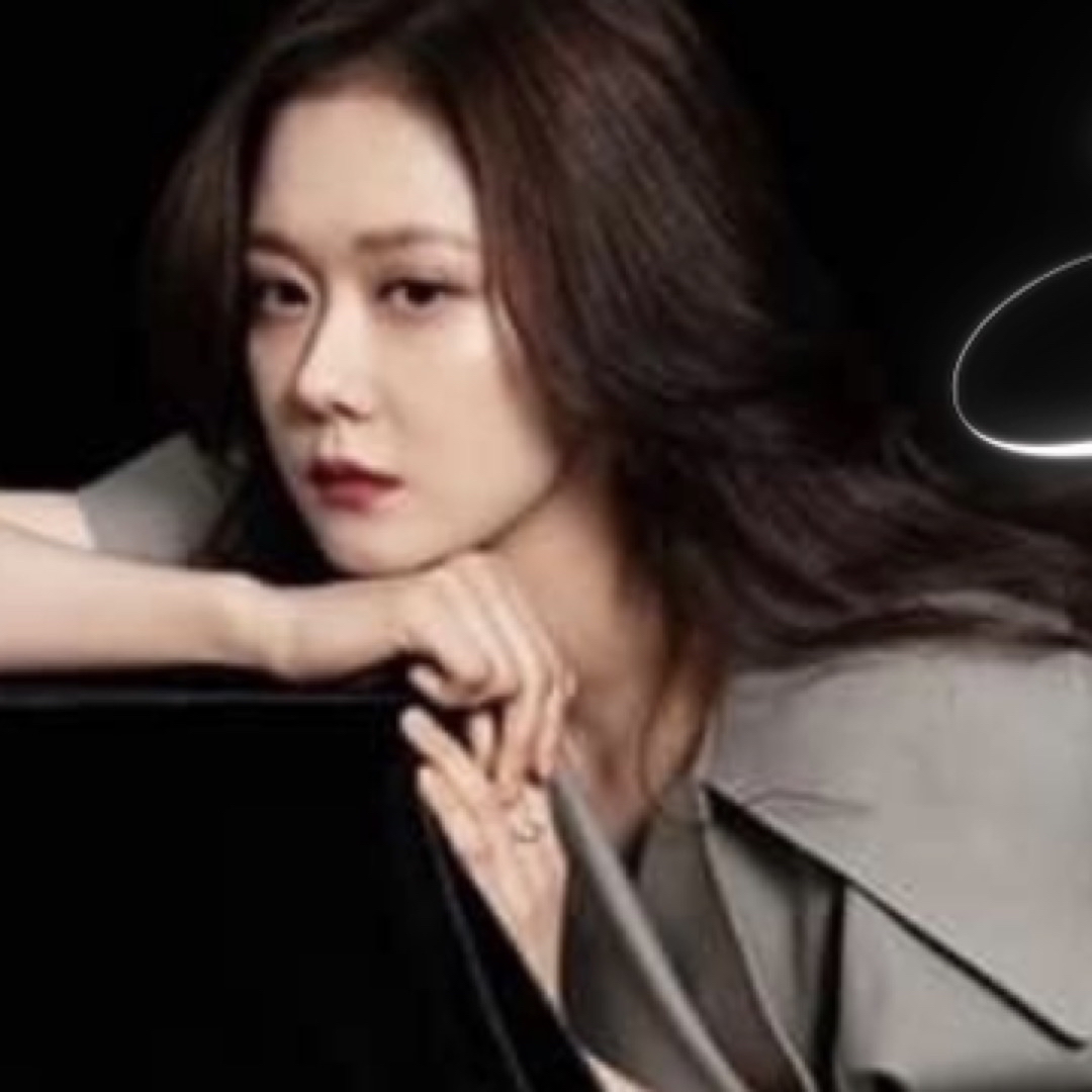 Recent activity shot of Jang Nara