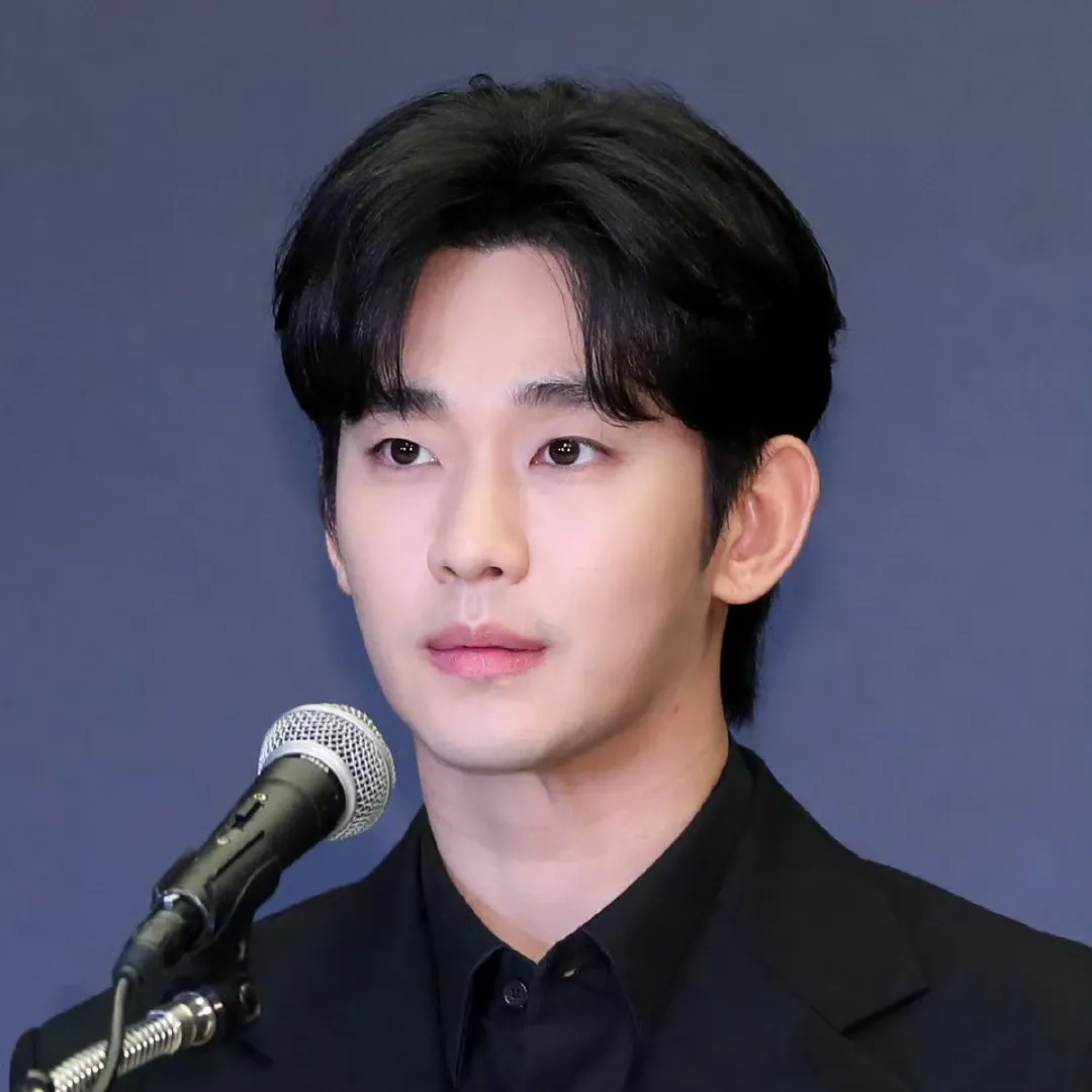 A moment captured by a fan of Kim Soohyun