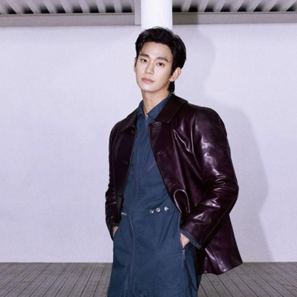 Foto kegiatan terbaru dari Kim Soohyun