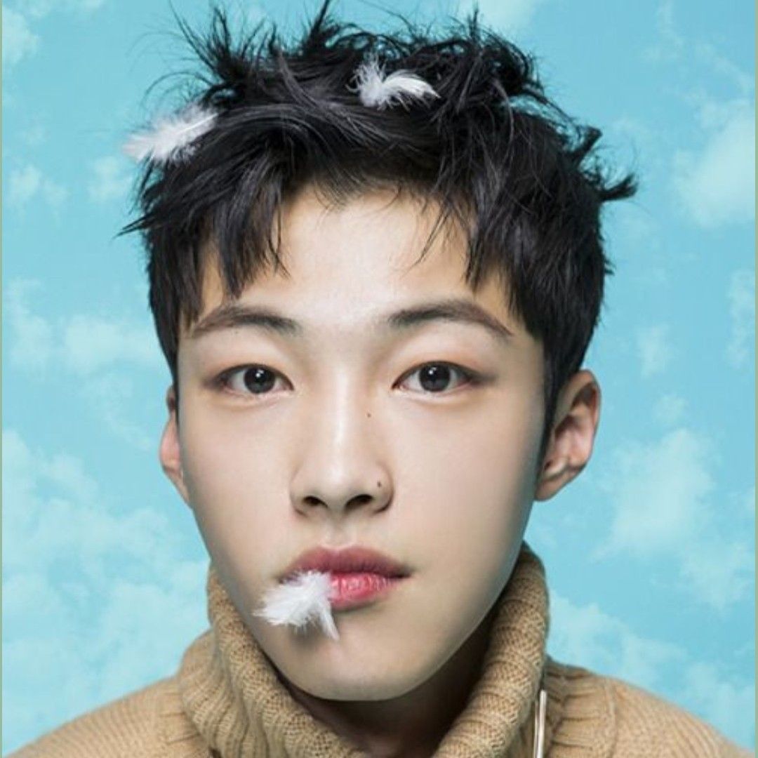 A moment captured by a fan of Woo Dohwan