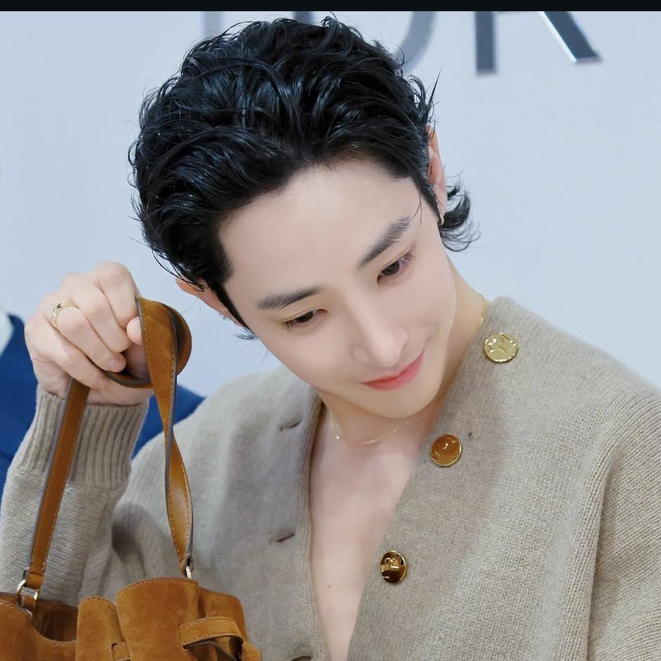 李洙赫的最新照片