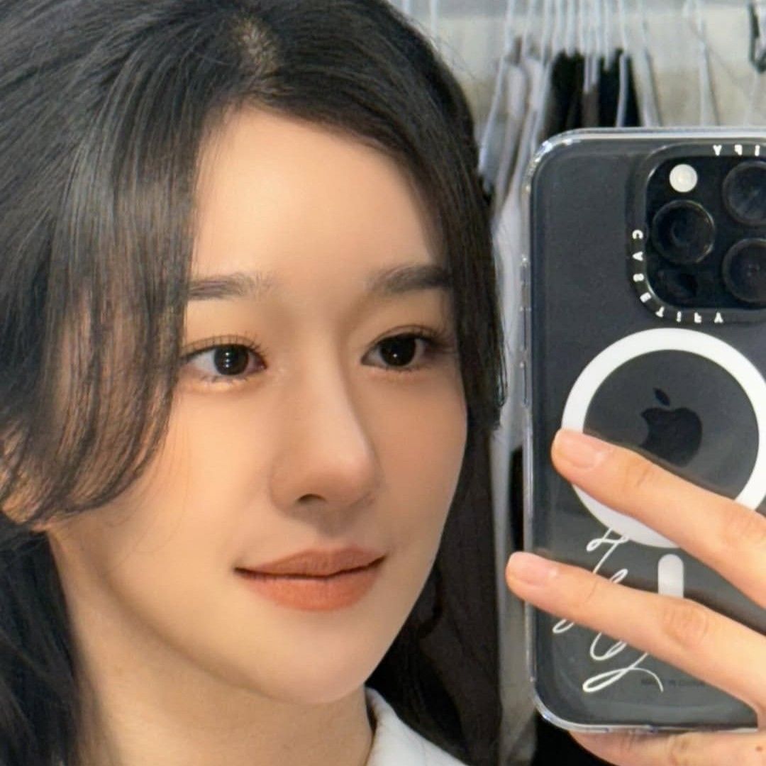 Latest photo of Seo Yeaji