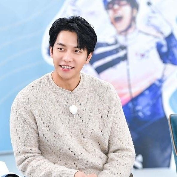 Momen yang diabadikan oleh penggemar Lee Seunggi