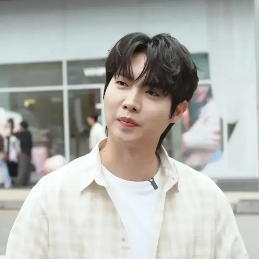 Behind-the-scenes cut of Son Taejin