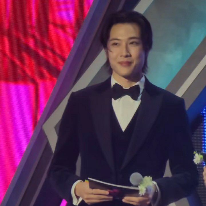 Recent activity shot of Lee Jongwon