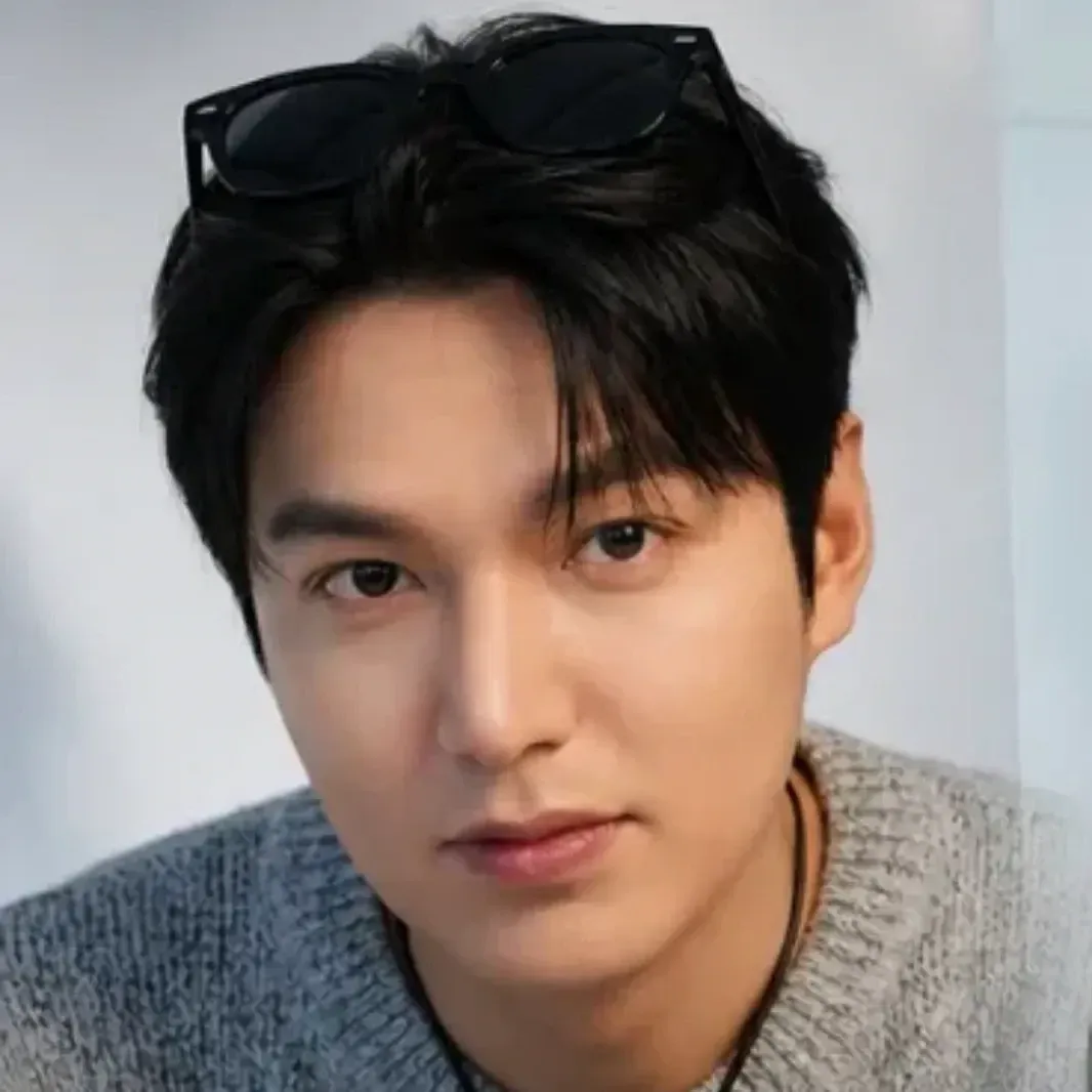 Recent activity shot of Lee Minho