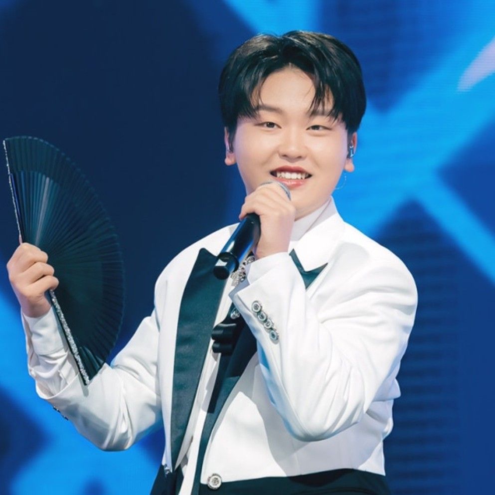 A moment captured by a fan of Park Sungon