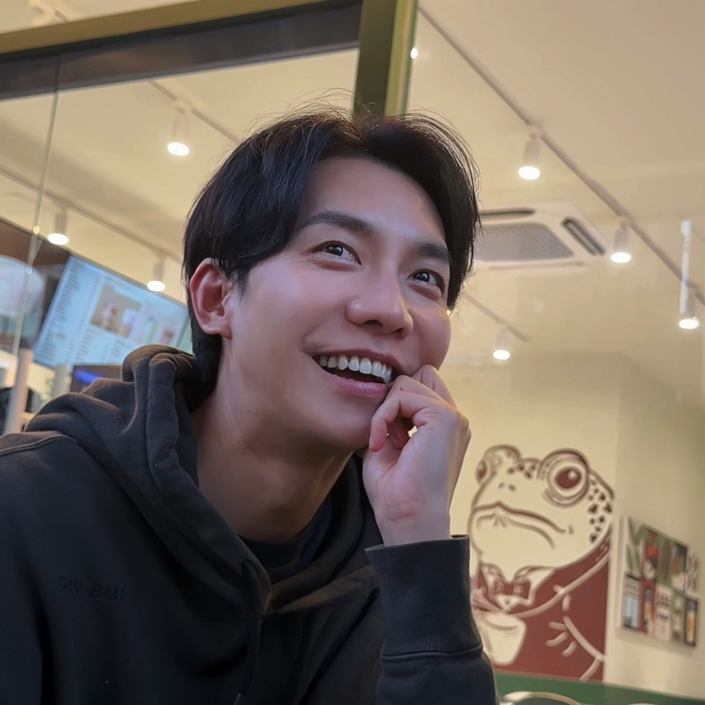 Cuplikan di balik layar dari Lee Seunggi