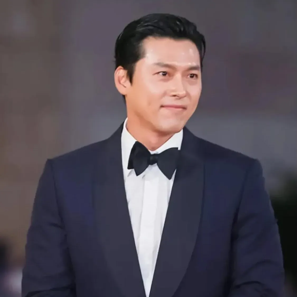 Momen yang diabadikan oleh penggemar Hyun Bin