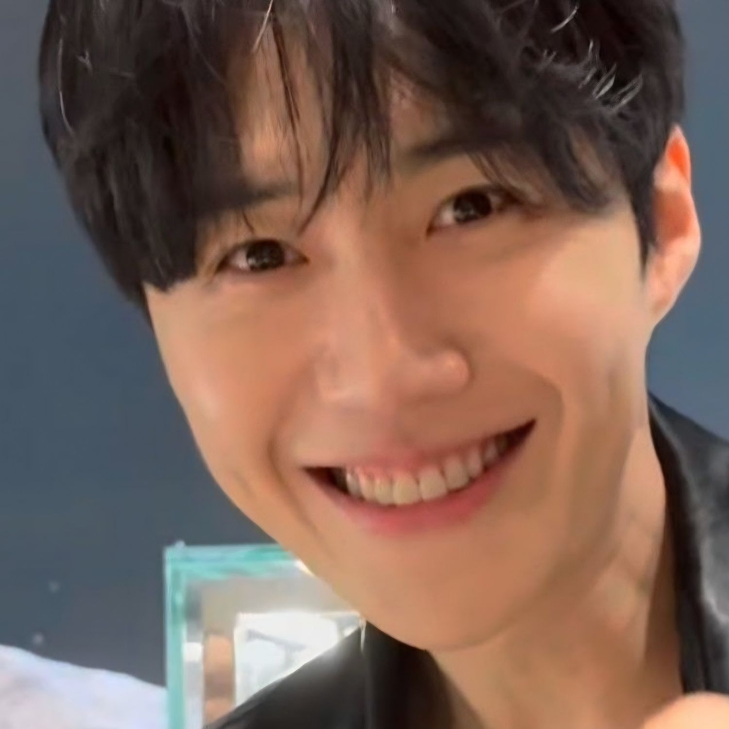 Behind-the-scenes cut of Kim Seonho