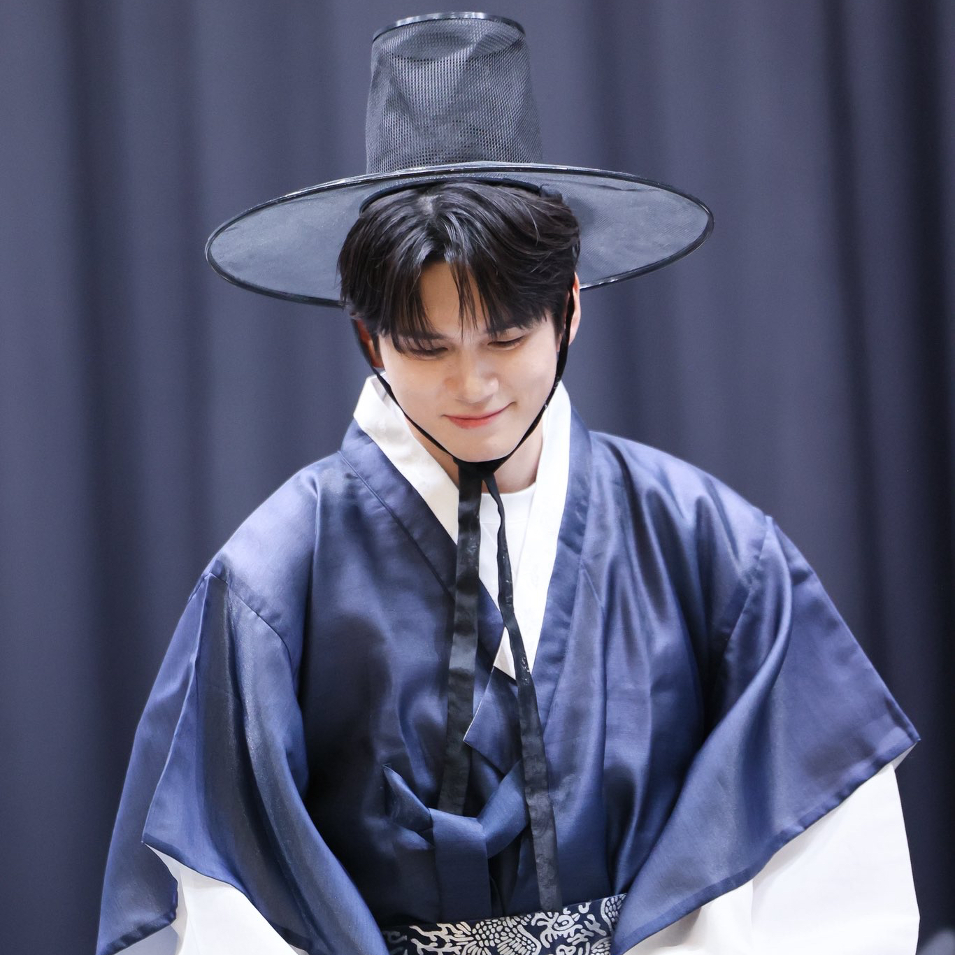 Behind-the-scenes cut of Ong Seongwu