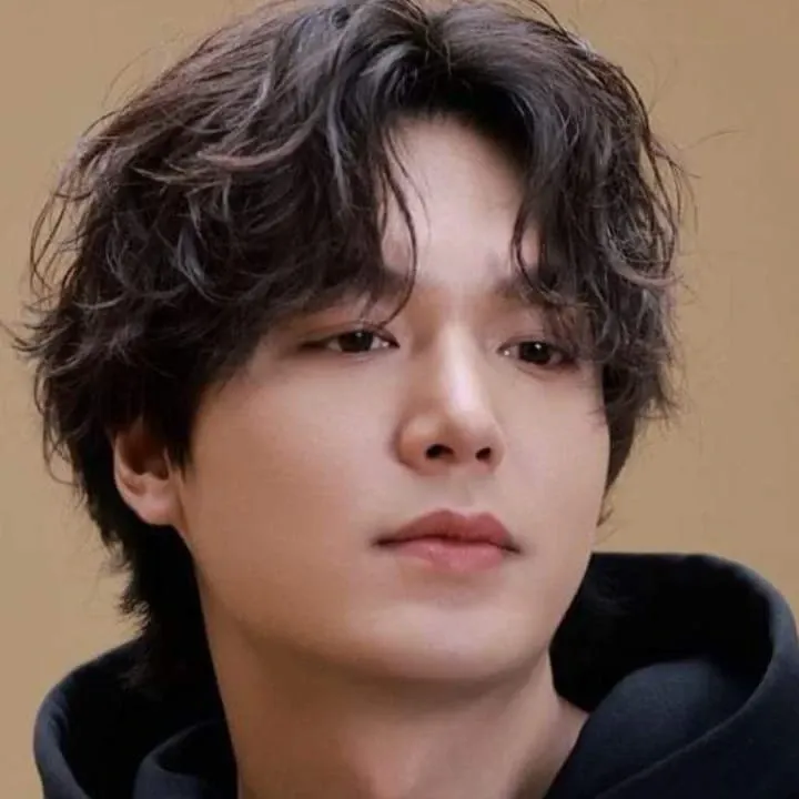 Recent activity shot of Lee Minho