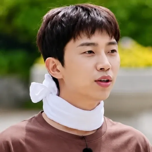 Behind-the-scenes cut of Lim Youngwoong
