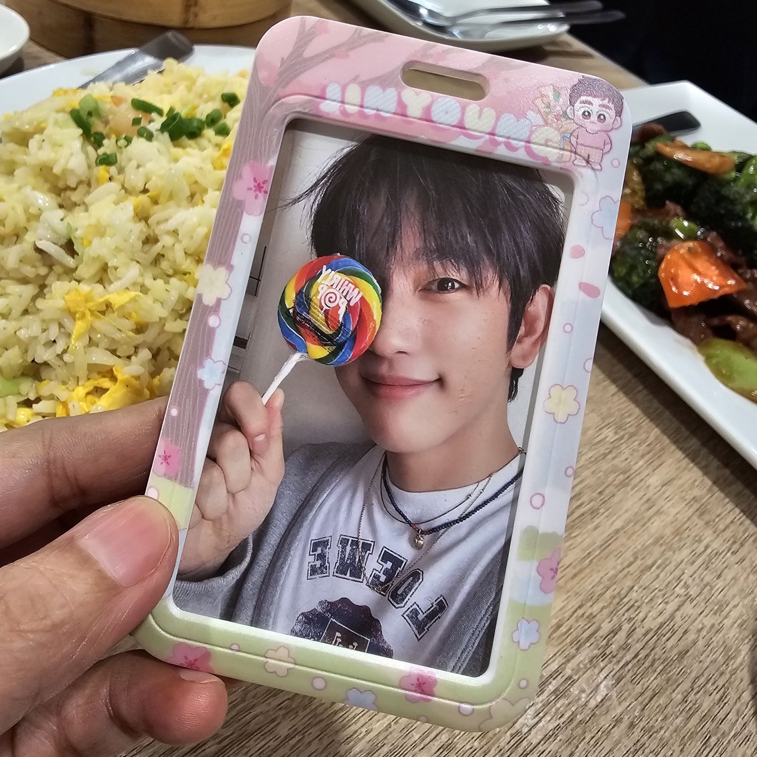 パク・ジニョンの最近の活動ショット