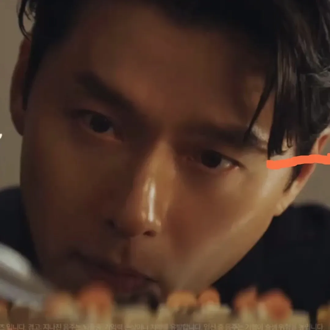 Momen yang diabadikan oleh penggemar Hyun Bin