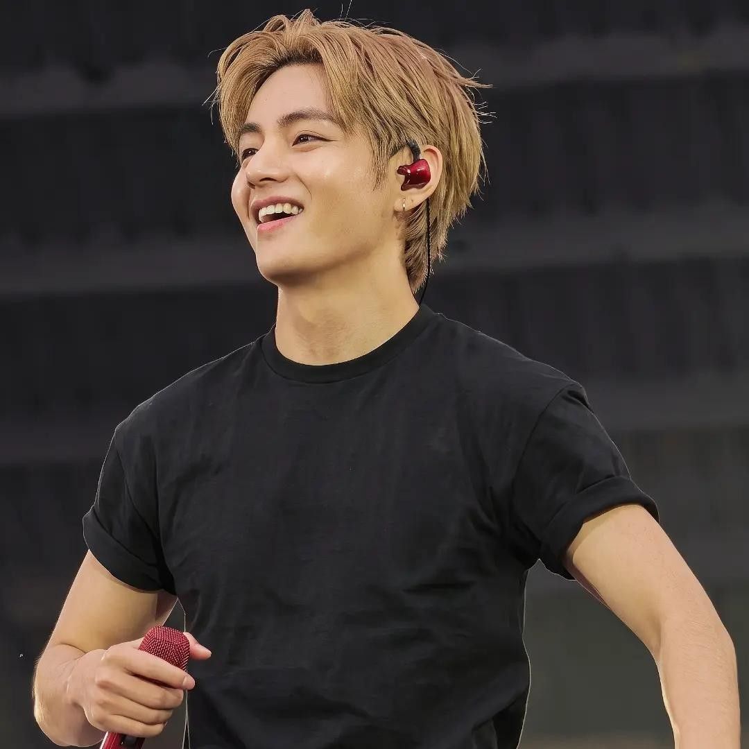 Latest photo of Kim Taehyung (V)