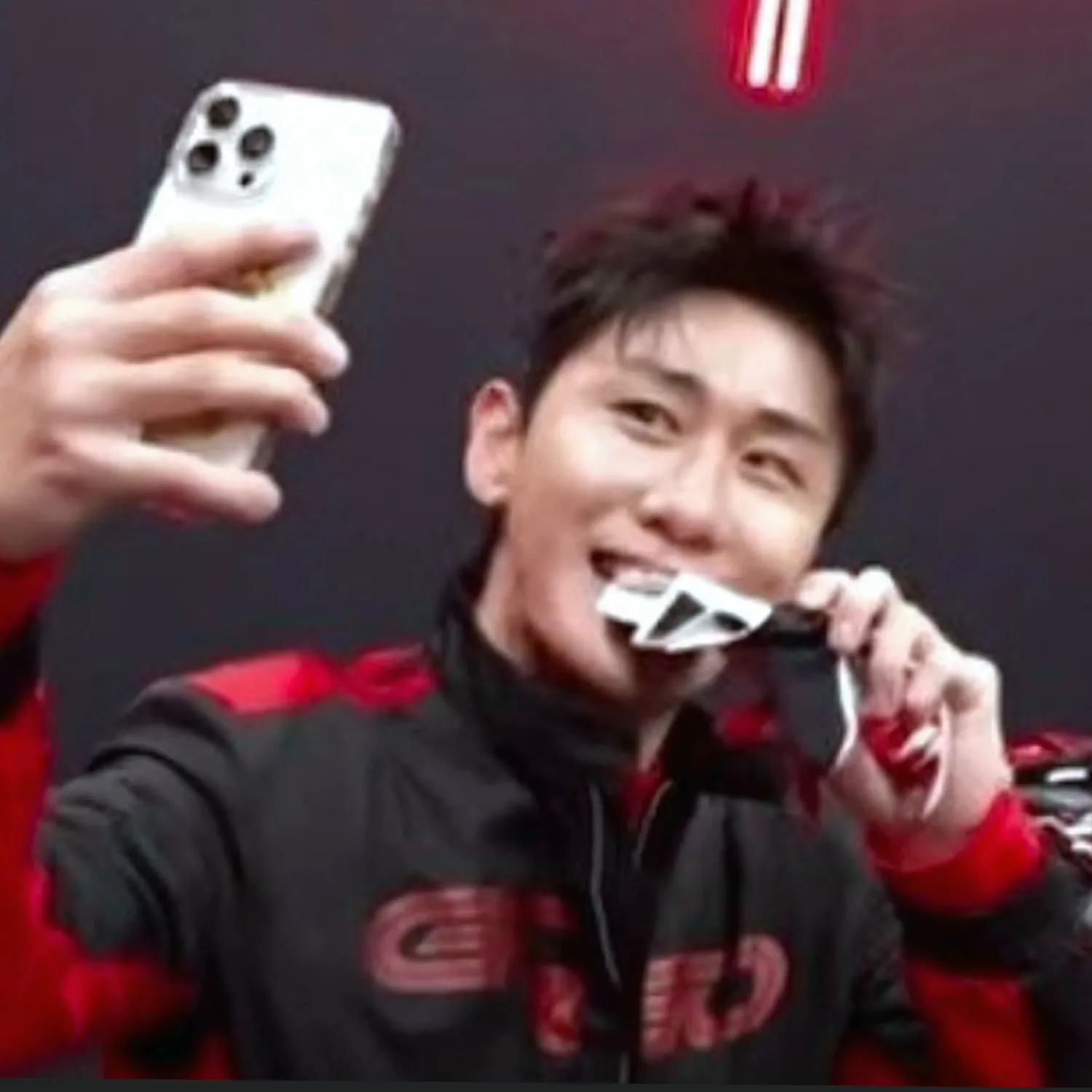 Behind-the-scenes cut of Young Tak
