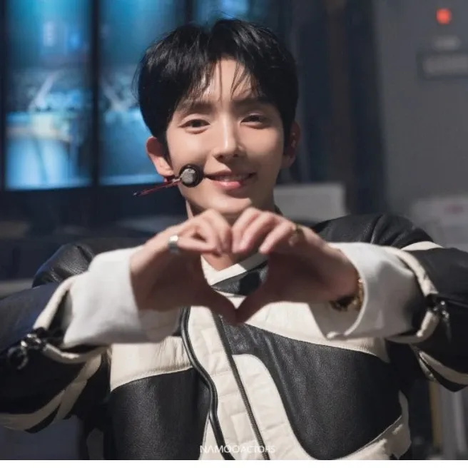 Cuplikan di balik layar dari Lee Joongi