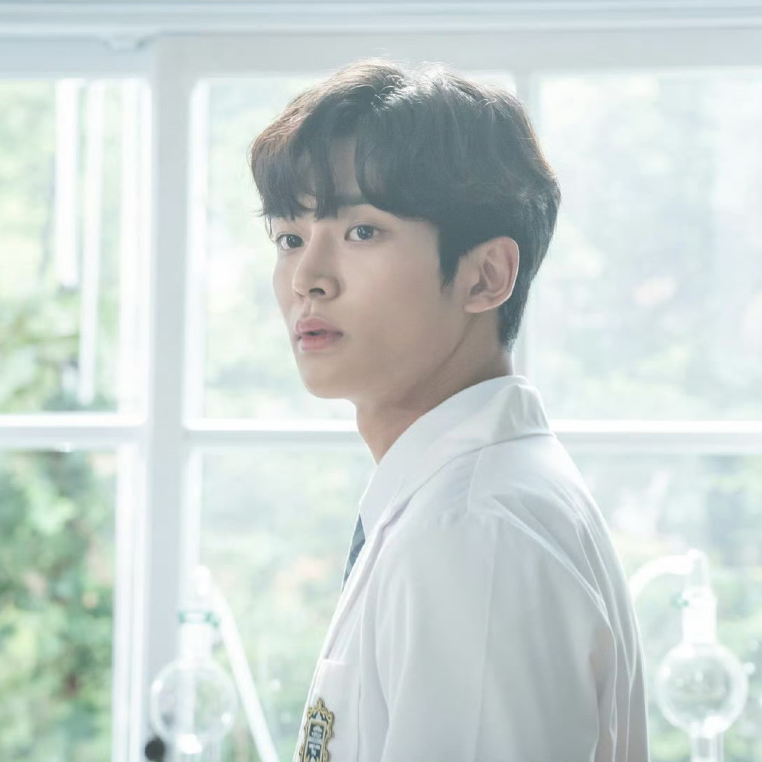 Cuplikan di balik layar dari Rowoon