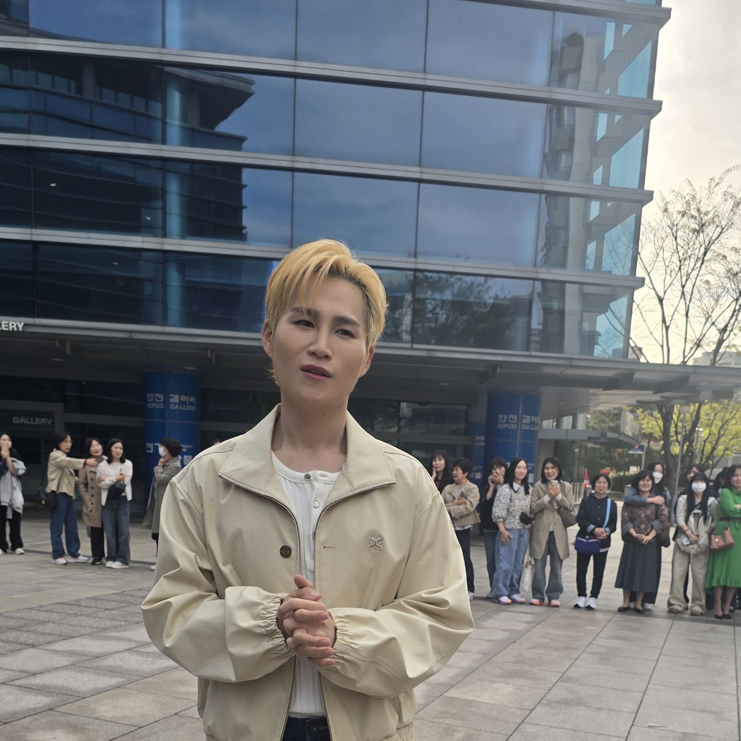 김희재의 비하인드 컷