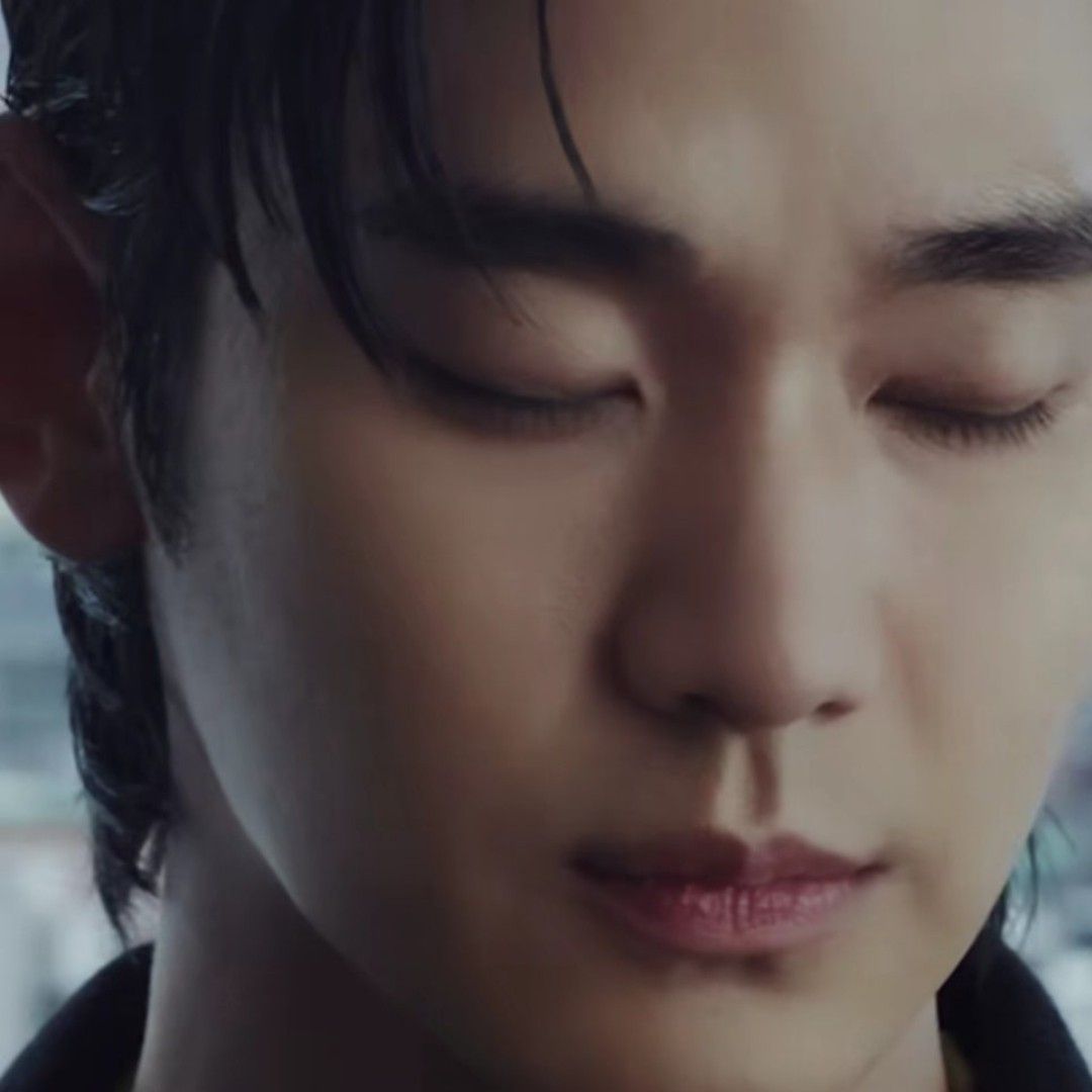 A moment captured by a fan of Kim Soohyun