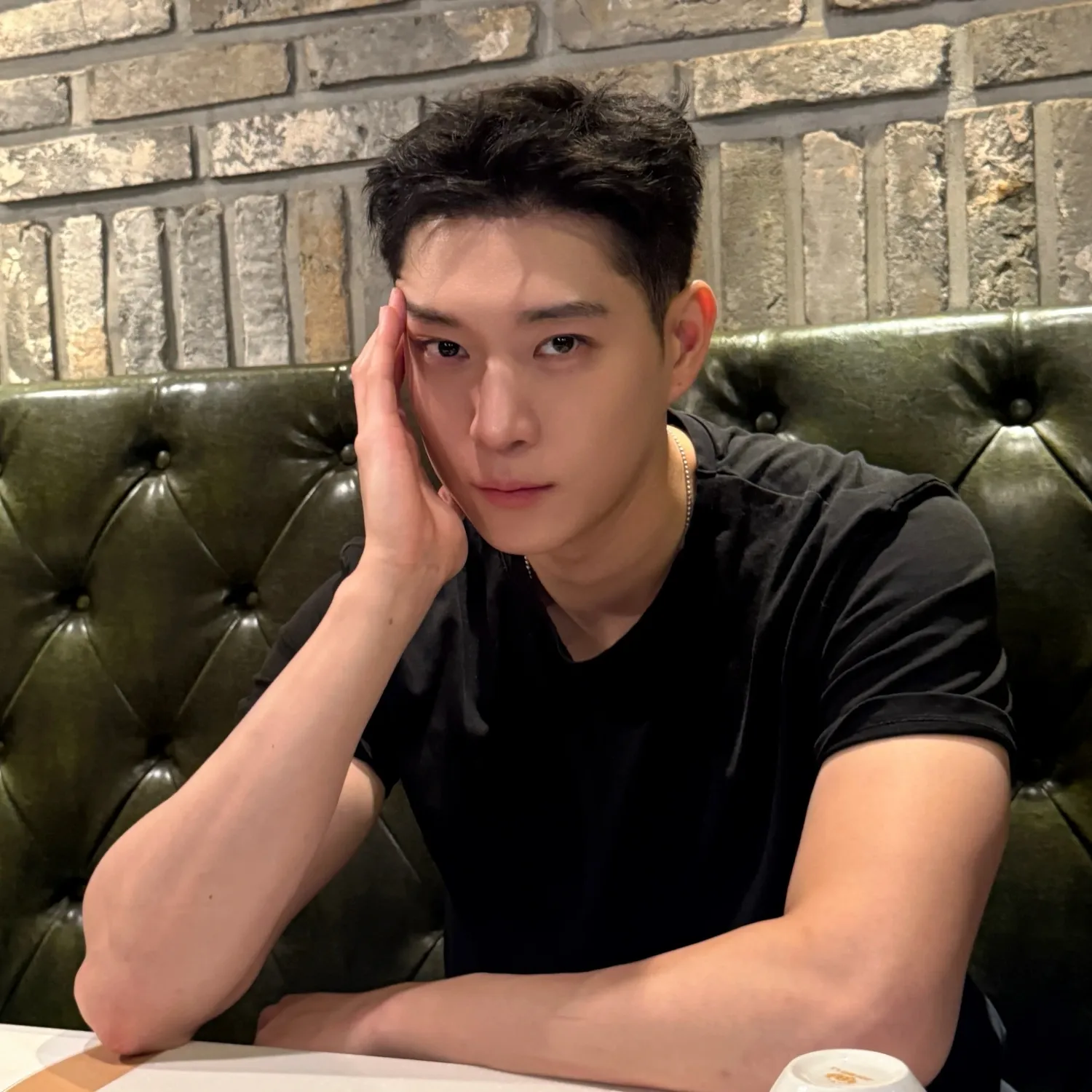 Behind-the-scenes cut of Kim Youngdae