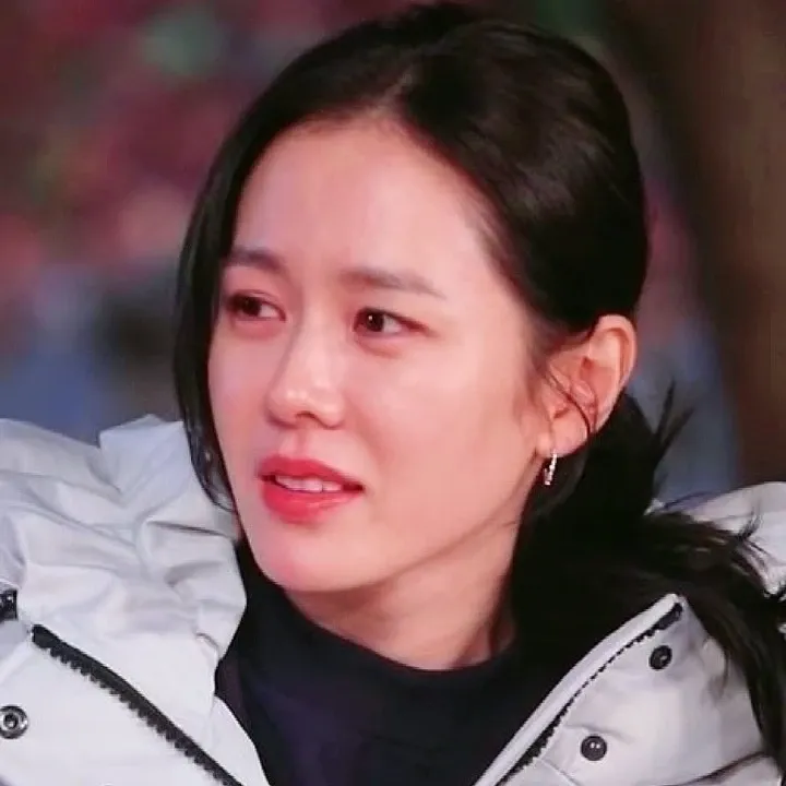 손예진 최근 활동샷