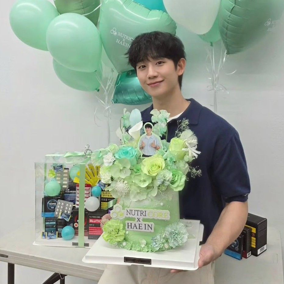 粉丝拍下的丁海寅瞬间