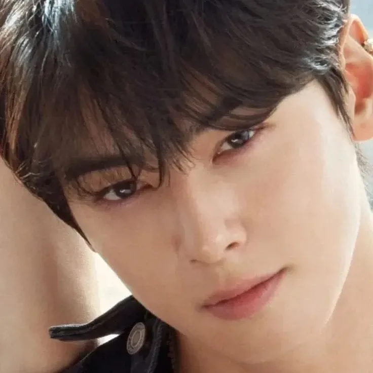 Latest photo of Cha Eunwoo