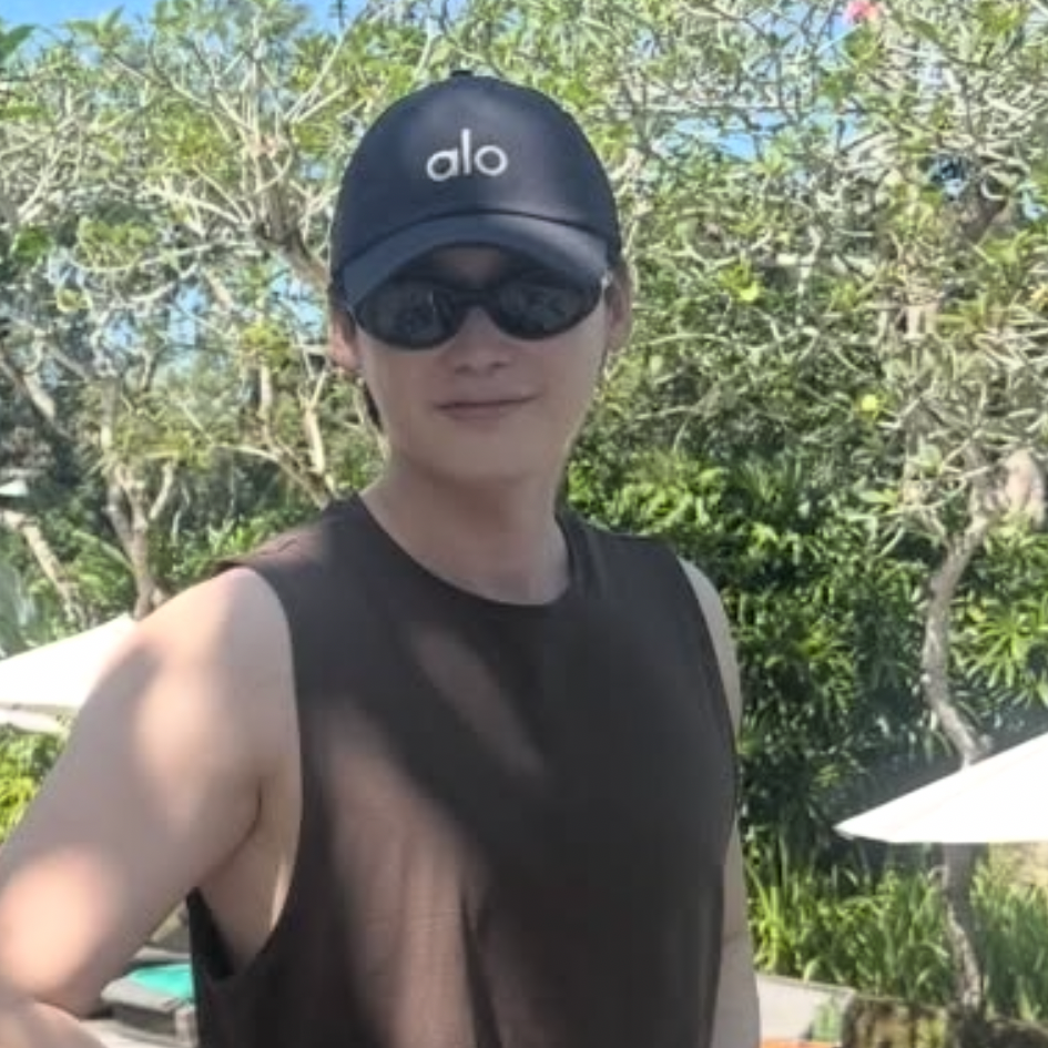 Behind-the-scenes cut of Lee Jongsuk