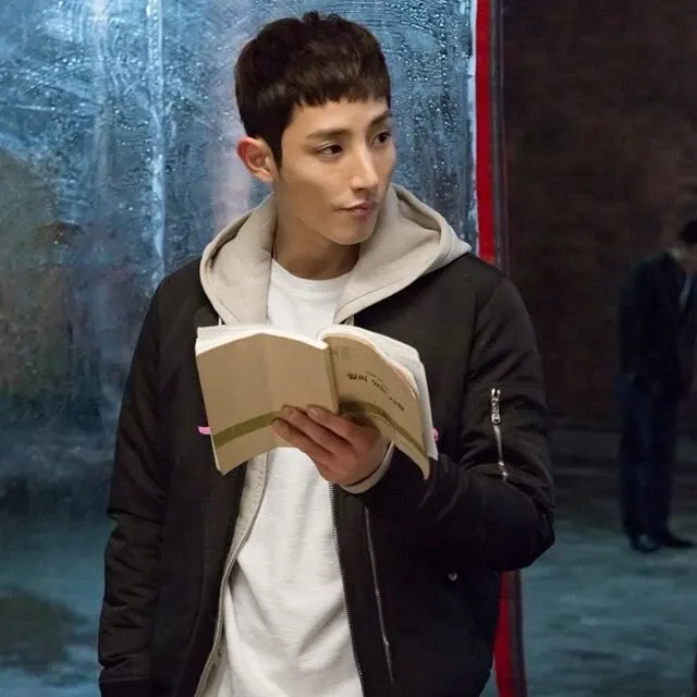 Behind-the-scenes cut of Lee Soohyuk