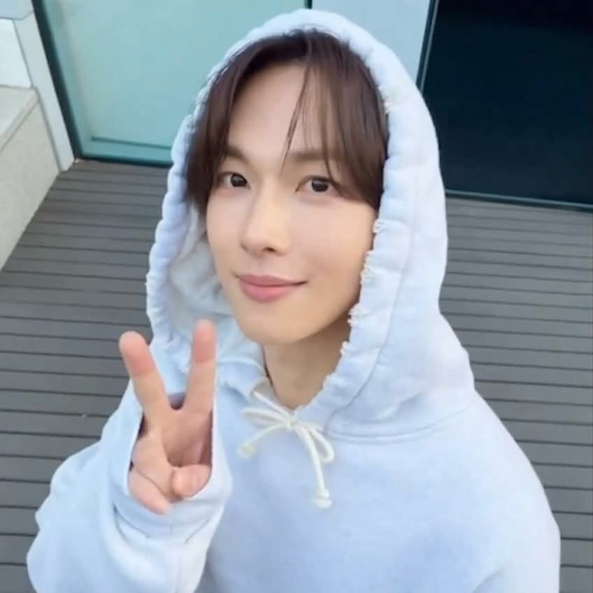 Behind-the-scenes cut of Yim Siwan